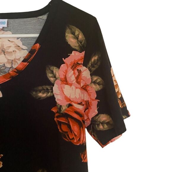 LulaRoe floral vneck short sleeve black red small - Picture 2 of 5